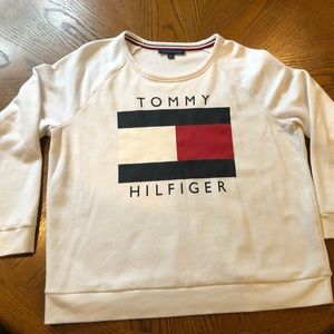 Women’s size XL Tommy Hilfiger white crewneck, used